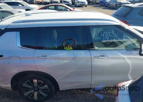 2024 Mitsubishi Outlander Sel 2.5 S-Awc z USA, uszkodzony, nr VIN JA4J4WA86RZ003701